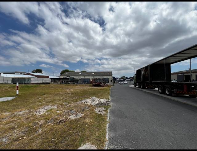 545M² WAREHOUSE TO LET IN PAROW INDUSTRIAL